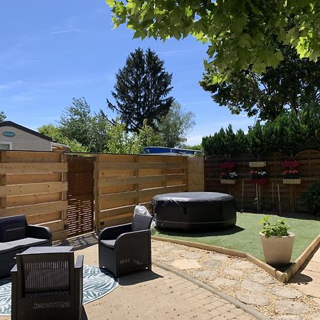 Havre De Paix Bord De Saone Avec Jacuzzi Ξενοδοχείο Massieux Εξωτερικό φωτογραφία